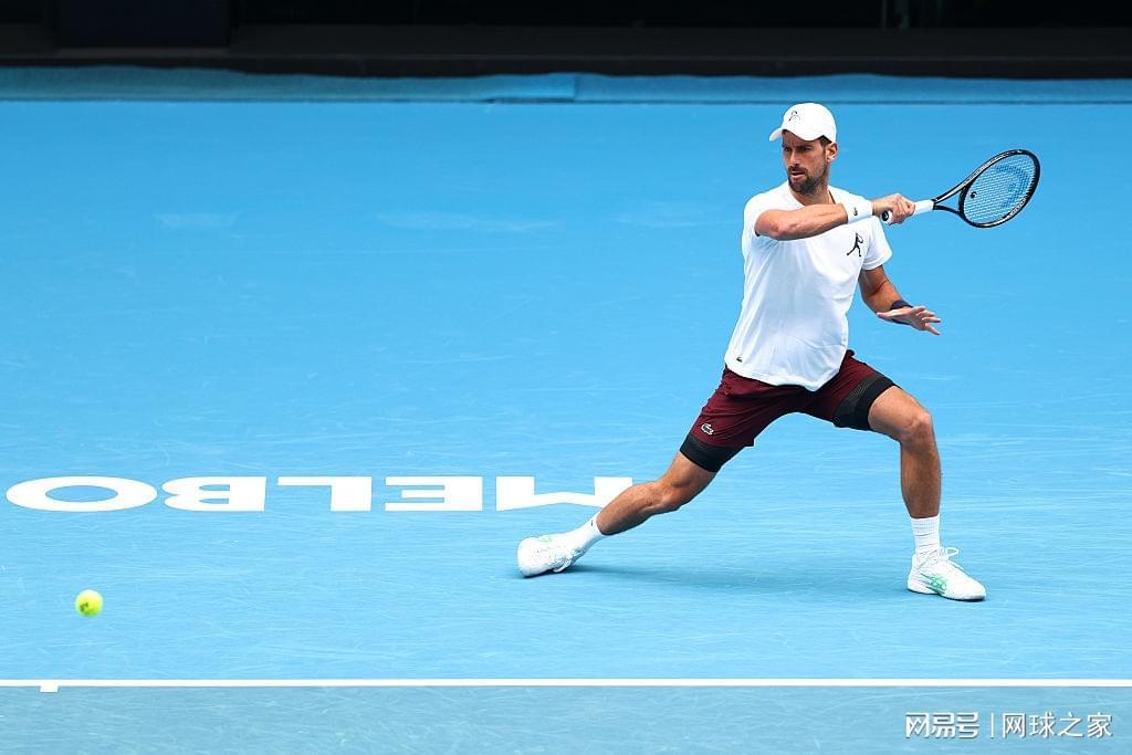 德约科维奇仅训练12分钟便显露痛苦状态，澳网前景引发担忧