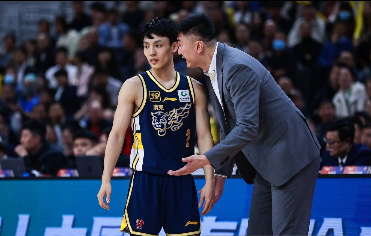 百家乐平台-广东队为何40分惨败？媒体人说出原因，这2人真的难堪大用