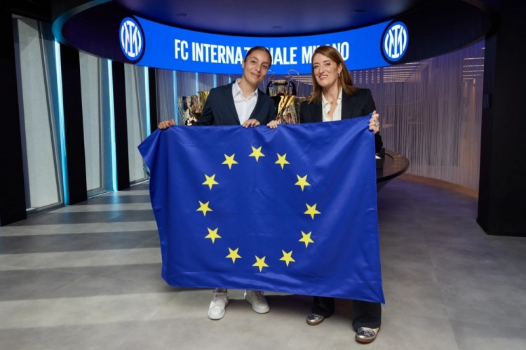 百家乐官方网站-国米官方晒照，欧洲议会议长梅措拉造访国米俱乐部总部