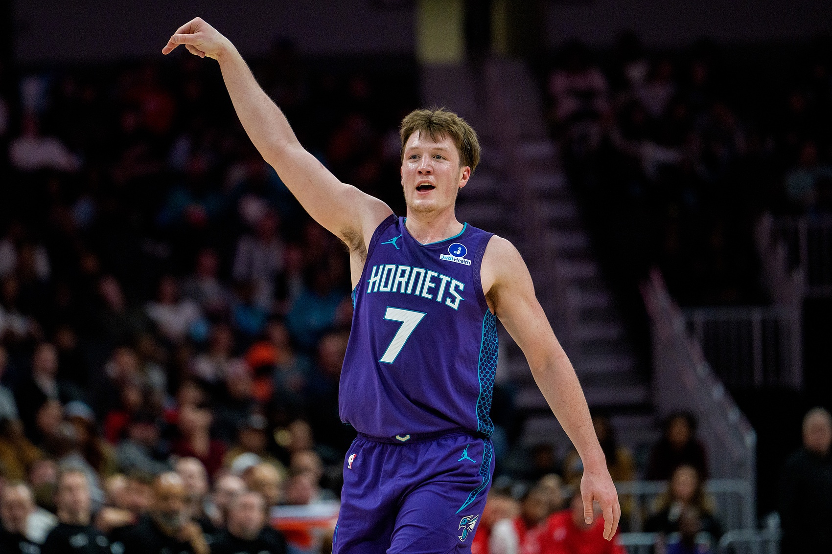 稳稳的幸福！4号秀克尼佩尔14中7&amp;三分8中4贡献20分4板 正负值+22