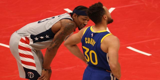 百家乐官方网站-库里PK比尔引众人关注 得分王之争却变成打铁大战