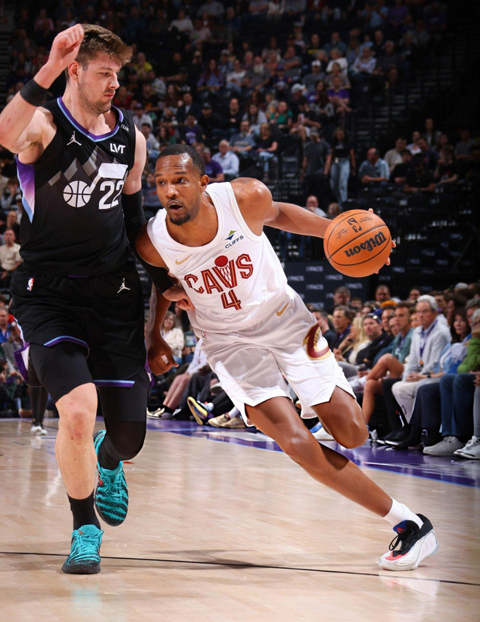 真人百家乐游戏官网-骑士击败爵士迎两连胜！米切尔莫布利同砍34分哈登13+6+14|威廉姆斯|詹姆斯·哈登|贝利|菲利波夫斯基|森萨博_新浪体育_新浪新闻